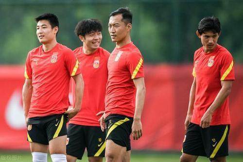 国足VS越南首发：张玉宁联袂武7艾克森 张琳芃复出